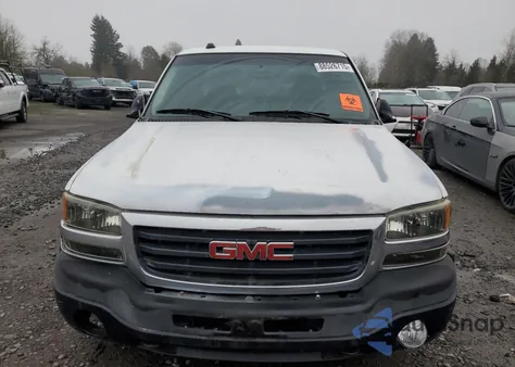2005 GMC New Sierra C1500 из США, поврежденный, VIN 1GTEC19T15Z340924